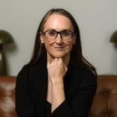 Photo of Rebecca Ross