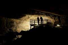 INTERIOR DE LA CUEVA DE EL PENDO