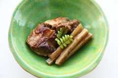 はい、肉と野菜です。完全食。