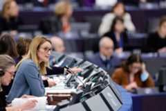 Trochu přitáhneme šrouby. (Předsedkyně parlamentu Roberta Metsola, leden 2023)