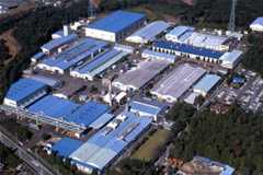 世界中がコンドーム不足の危機…日本の現状をオカモトに聞いた