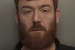 刑務所から出所したDV男、20歳の彼女を窓からぶら下げ懲役13年