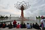 I giochi d’acqua intorno all’Albero della vita a Expo Milano 2015 (foto LaPresse)