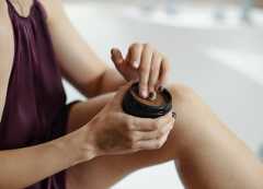 Cura della pelle per i malati oncologici, prima durante e dopo le terapie: cosa si può fare per arginare gli effetti collaterali