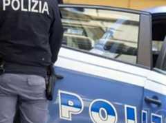 Giallo a Torino: uomo trovato morto in strada, sul collo una profonda ferita inferta con un coltello