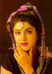 Divya Bharti has the distinction of being SRK's first heroine in Deewana. Her career was cut cruelly short by her death in 1993. She had just turned 19.