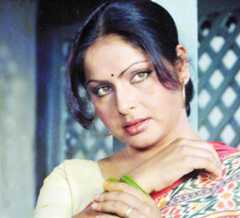 The light-eyed Raakhee showcased her talent in Sharmilee, Kabhi Kabhie, Trishul, Muqaddar Ka Sikandar and Jeevan Mrithyu. She's the only actress to have played Amitabh Bachchan's love interest and his mother on screen. She's won 2 Filmfare Awards for Best Supporting Actress as well as a National Award for Bengali film Shubho Mahurat.