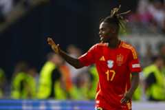 Nico, en un partido con España.