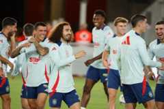 Los jugadores de la selección, en el entrenamiento del domingo en Tenerife.