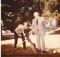 El periodista y Vittorio de Sica durante el rodaje de 'Amargo despertar' (1973)