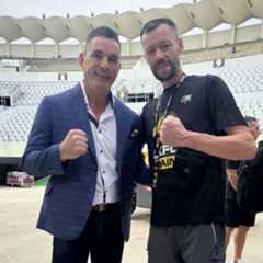 David Feldman (izq.) en la plaza de toros de Marbella.