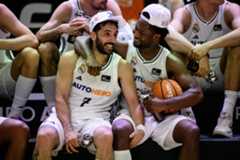 Campazzo y Andrés Feliz, en la celebración en La Fonteta.