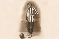 'Nita' Carmona, la primera futbolista profesional de España