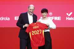 Rafael Louzán y la nueva seleccionadora Sonia Bermúdez.