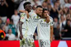 Vinicius, Mbappé y Brahim celebran el tercer gol.
