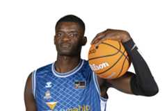 Yannick Nzosa, con la camiseta del Recoletas Salud San Pablo Burgos.