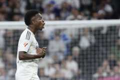 Vinicius, enfadado por su cambio.