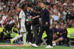 Vinicius y Xabi, en el clásico.