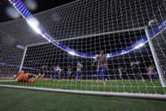 Imagen del gol del Saint- Gilloise, obra de Sykes.