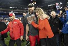 Travis Kelce y Taylor Swift, en la Super Bowl de 2024, ganada por los Chiefs.