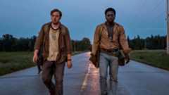 Cooper Hoffman y David Jonsson en La larga marcha.