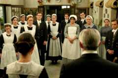 Avance semanal de 'La Promesa' del 17 al 21 de noviembre: Teresa se estrena como ama de llaves y Curro acaba agrediendo a Lorenzo