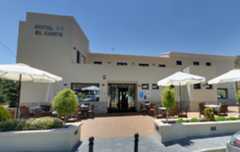 Soy de Málaga y este es el restaurante de carretera donde paro sí o sí cuando salgo de viaje: famoso por sus desayunos, lomo en manteca y tienda gourmet