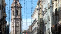 Decoración y puntos de iluminación de la calle la Paz de Valencia.