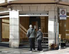 La clínica dental de Alzira clausurada por Sanidad tras la muerte de la menor. MANU BRUQUE /EFE