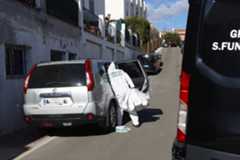 Un investigador de la Guardia Civil que ha intervenido tras la muerte de la mujer.