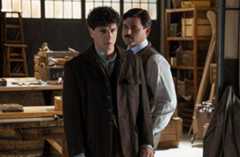 Avance de 'La Promesa', capítulo de hoy, lunes 24 de noviembre: Toño y Manuel intentan averiguar si Enora está mintiendo otra vez