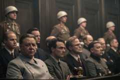 Russell Crowe caracterizado como el criminal nazi Hermann Göring en Nuremberg.