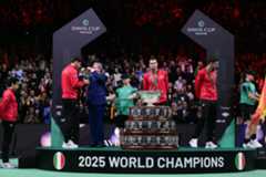 Los españoles, al recoger sus medallas.