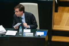 Almeida, durante el Pleno del Ayuntamiento.