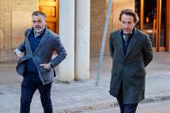 El jefe de gabinete de Mazón, José Manuel Cuenca (derecha), este miércoles a su llegada al juzgado de Catarroja.