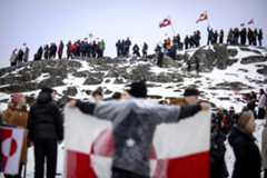 Miles de groenlandeses se manifiestan en Nuuk contra los planes de Trump de anexionarse la isla, este sábado.