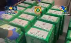 La droga incautada por los agentes en Barajas.