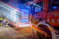 Dos camiones de bomberos durantre una actuación en Alicante.