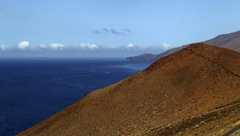 Una vista del Mar de las Calmas, en cuyo fondo está aflorando la lava, en la isla de El Hierro. | Santiago Ferrero Una vista del Mar de las Calmas, en cuyo fondo está aflorando la lava, en la isla de El Hierro. | Santiago Ferrero