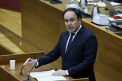 El candidato del PP, Juanfran Pérez Llorca, durante su intervención en el pleno de investidura.