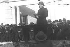 Х. Вейцман выступает на церемонии, посвященной десятилетию Еврейского университета в Иерусалиме. 1935 г. Фото З. Клугера. Государственное бюро печати. Израиль.