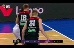 „Betsafe–LKL“ rungtynių momentas: R. Giedraičio gniuždantis dėjimas