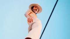 La mítica canción que Leiva se negó a tocar durante años: "Empiezo a tocarla y digo: 'Pero si es una mierda'" noticias imagen