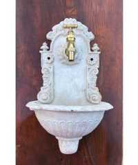 Wall Mounted Tap - Cast Iron - 1b