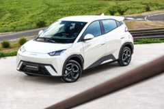 BYD investe em vendas diretas e reduz preços de Dolphin Mini, King e Song Pro; veja valores