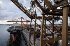 *Especial Navegacao de Cabotagem*:Vista do Porto de Suape ao amanhacer no litoral de Pernambuco