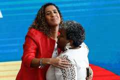 A ministra Anielle Franco com a nova titular dos Direitos Humanos, Macaé Evaristo