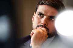 Fabricantes de veículos alertam governo sobre risco de parar produção por falta de chips