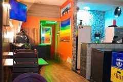 Cheffonas Gastrobar é um espaço acolhedor para a população LGBT+ e mulheres na favela da Maré (RJ)