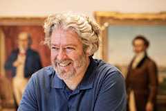 ***epecial p final de semana***Retrato do curador Paulo Garcez,54, a frente dos  quadros de Jose Bonifacio e Dom Pedro I  (ambos de Benedito Calixto) na exposicao Memorias da Independencia na nova  sala  Exposicoes Temporarias do Museu Ipiranga (da ala ampliada) que abrira pela primeira vez  ao publico